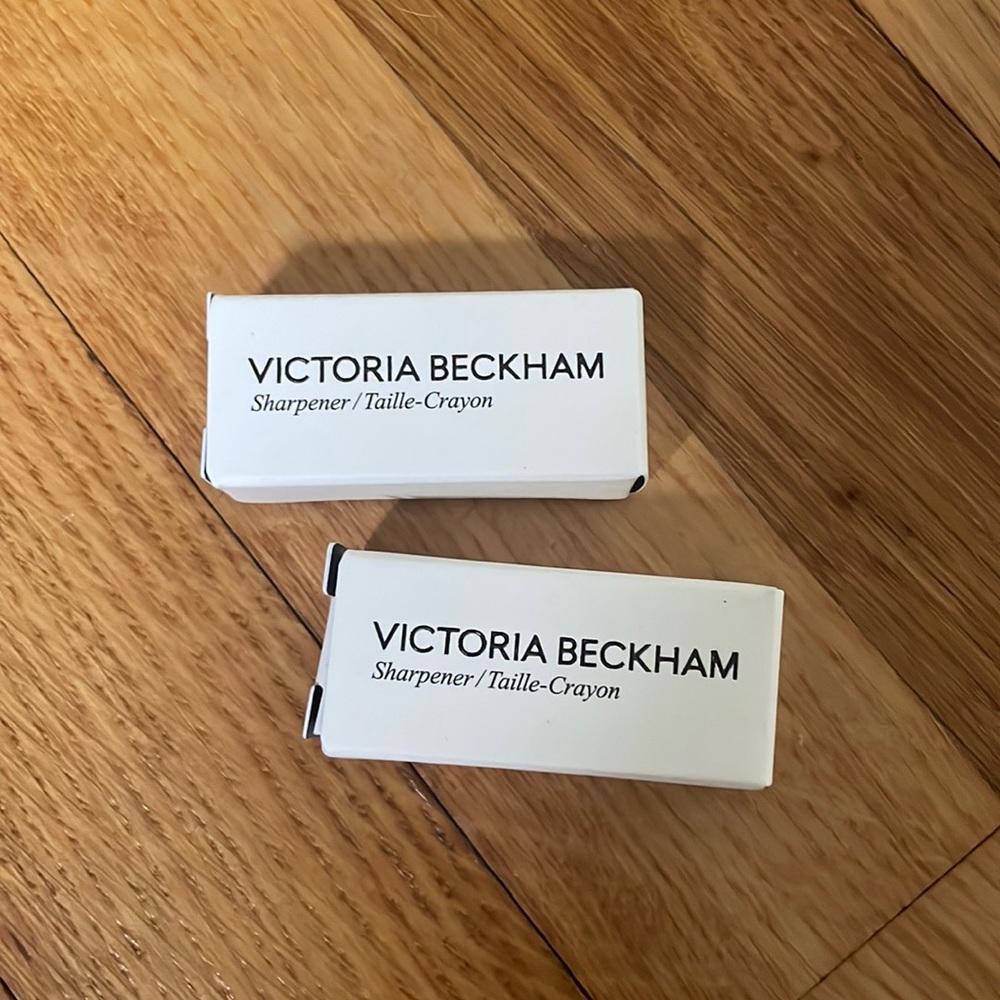 ⭐️ 5 for $20 - 2 Brand New Victoria Beckham Beauty Lip/Eye Liner Sharpeners